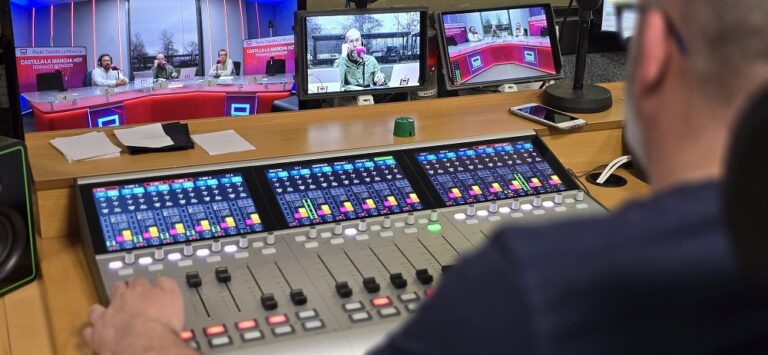 RADIO CASTILLA-LA MANCHA CELEBRA EL DÍA MUNDIAL DE LA RADIO CON UNA PROGRAMACIÓN CARGADA DE FELICITACIONES
