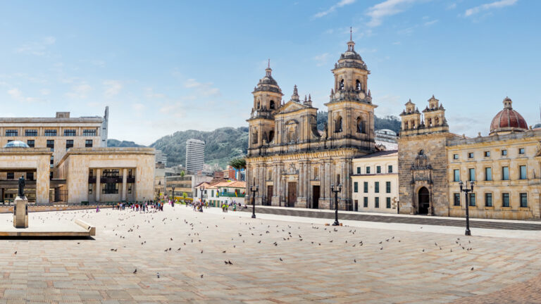 «ANDALUCÍA POR EL MUNDO» SE ELEVA A 2.600 METROS DE ALTURA PARA VISITAR BOGOTÁ